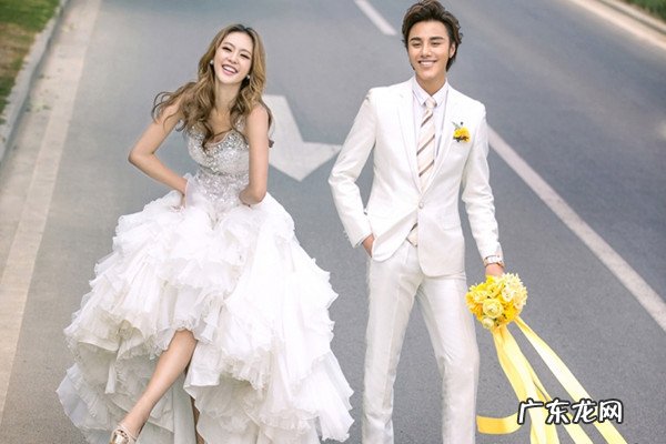 手臂粗适合穿什么婚纱 手臂粗选什么样的婚纱