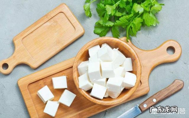 西红柿用来煲汤,哪些食材可以搭?