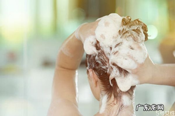 烫发定型水有毒吗 使用定型水时注意些什么