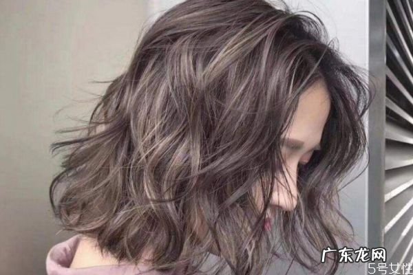 烫的头发能用梳子梳吗 刚烫完头发梳了怎么办