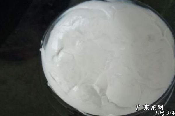 发泥和发蜡哪种好 定型用发蜡好还是发泥好