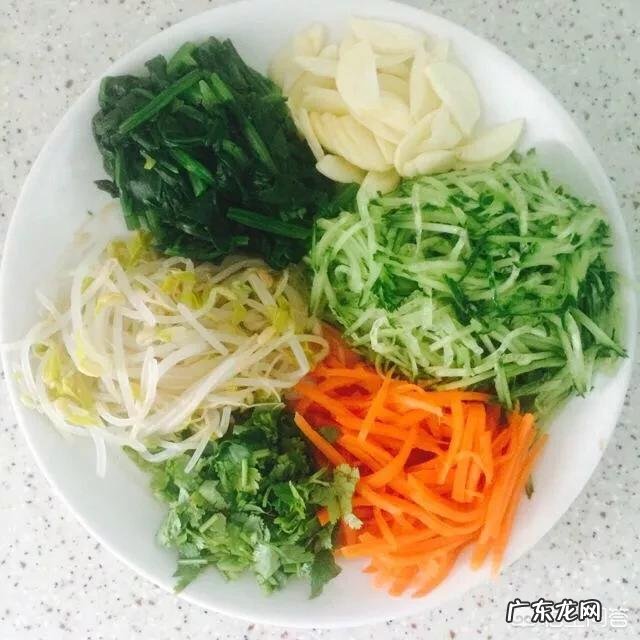 韩式的炸酱面应该怎么做呢?