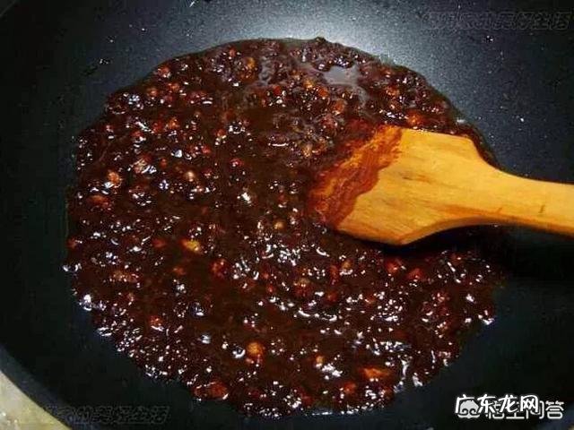 韩式的炸酱面应该怎么做呢?