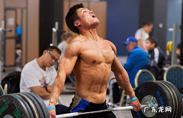 为什么举重运动员看起来脂肪含量都比较高