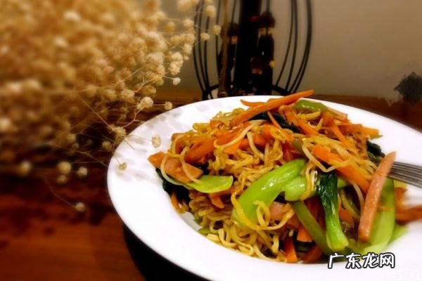 炒方便面热量高吗 减肥可以吃炒方便面吗