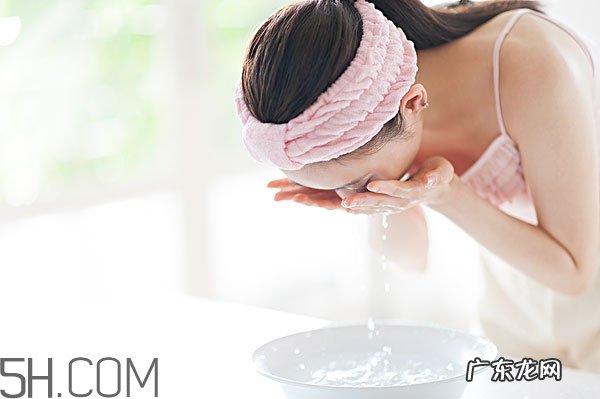 冬天用冷水洗脸会怎样 冷水凉水皆不宜