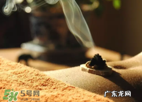 为什么艾灸特别适合现代人?艾灸是万能的吗?