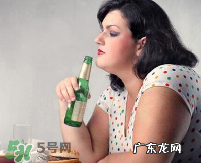 熬夜会长胖的原因 长胖是因为熬夜吗?