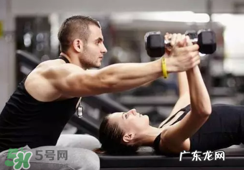 肌酸能和蛋白粉一起吃吗？肌酸能长期服用吗？