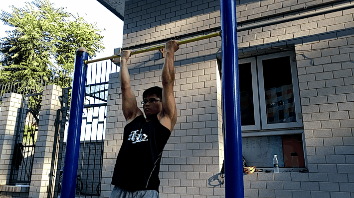 体重大的人,除了引体向上,还有什么好的徒手锻炼背部肌肉的方法