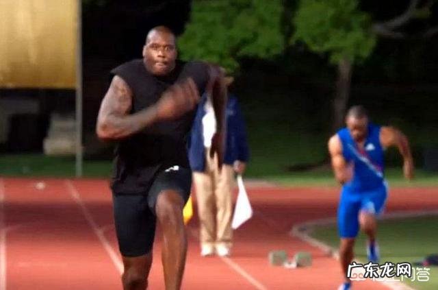 跟奥尼尔合影，有人在体型上赢过吗？