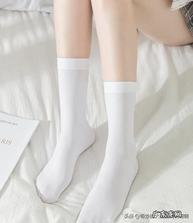 袜子怎么穿好看 喜欢穿白袜的你是为什么呢？