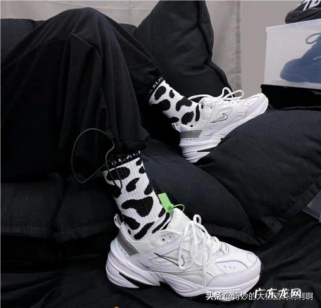 袜子怎么穿好看 喜欢穿白袜的你是为什么呢？