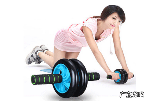 健腹轮一天做多少最佳 健腹轮的锻炼方法