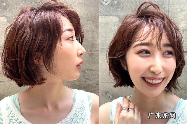 60岁女性什么发型合适 怎么挑出自己合适的发型