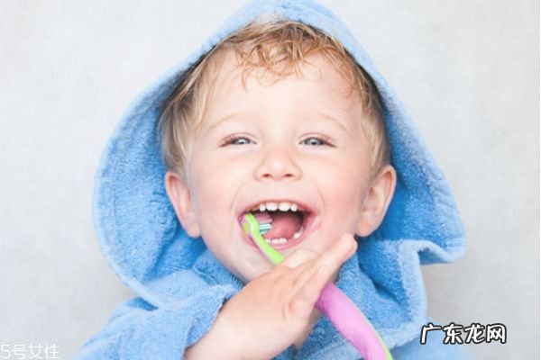 含氟牙膏好还是不含氟的好 含氟牙膏对牙齿的作用