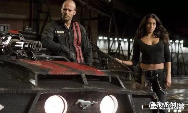 杰森斯坦森的肌肉如何练成的,他会做器械,举铁吗