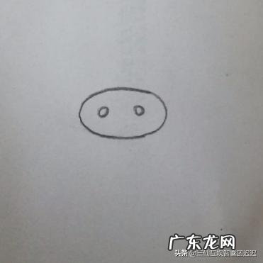 简笔画吃草的小牛的画法？