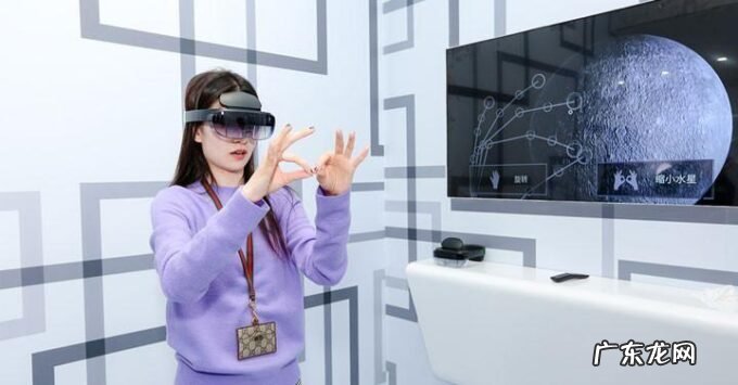 库克在元宇宙里种苹果