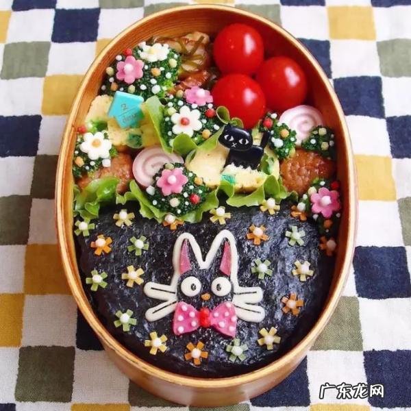 请教个问题，大家上班中午带饭都用什么饭盒呀？