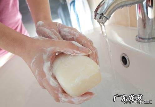 胃不好的人,身上2处会“喊疼”,却总有人不当回事!指哪2处