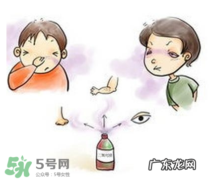 一家三靠甲醛中毒 甲醛中毒有什么症状？