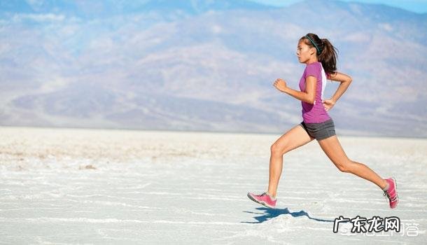 一小时游泳1000米，你觉得能消耗多少热量？