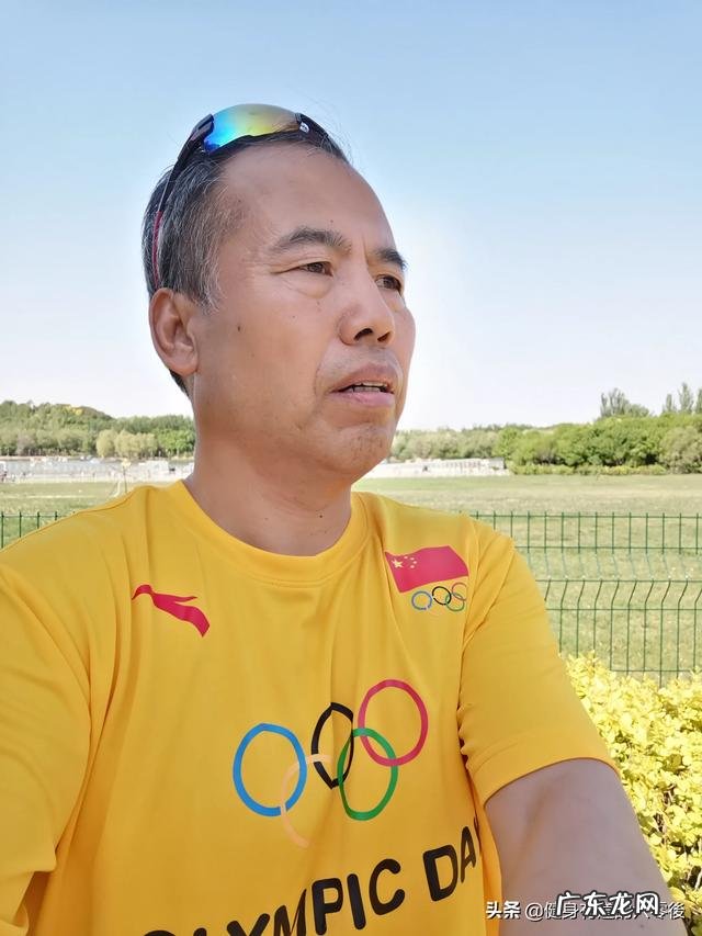 我妈最近总说自己膝关节疼痛是怎么回事啊有什么办法可以改善吗