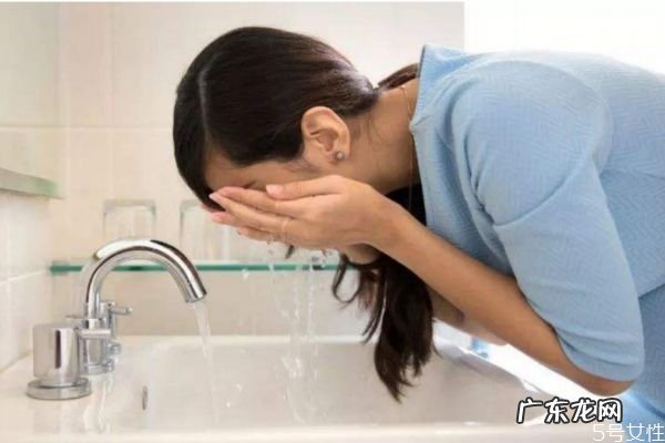 啤酒洗脸的副作用 啤酒洗脸的注意事项