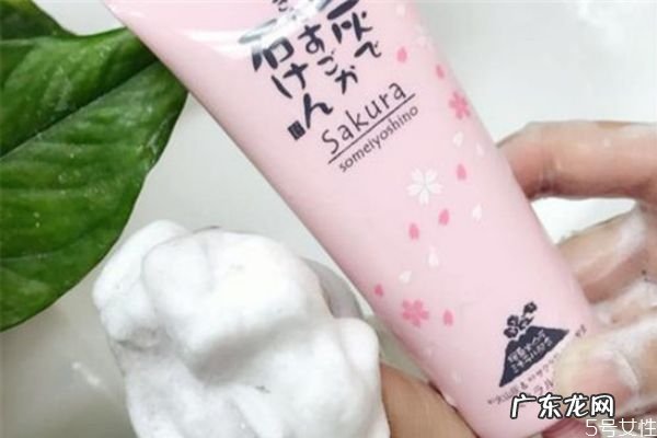 去角质洗面奶多久用一次 去角质有哪些误区