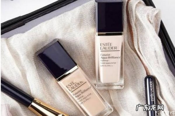 打粉底加重干纹怎么办 使用粉底时要注意一些小细节