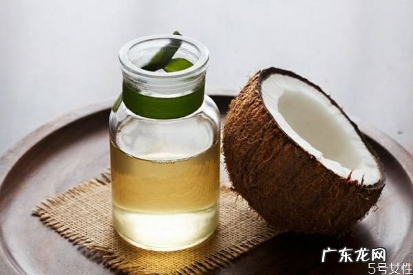 椰子油可以去妊娠纹吗 去除妊娠纹可以用椰子油吗