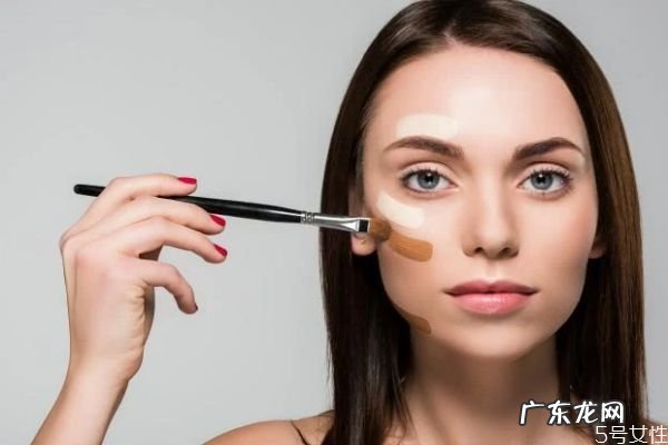 怎样画出干净的底妆 底妆怎样画自然服帖