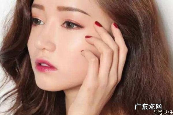 怎样画出干净的底妆 底妆怎样画自然服帖