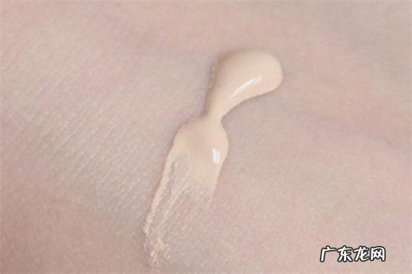 zelens粉底液真假对比 zelens粉底液youth和age区别