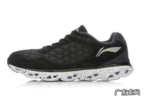国产运动品牌,有没有值得推荐的跑鞋?