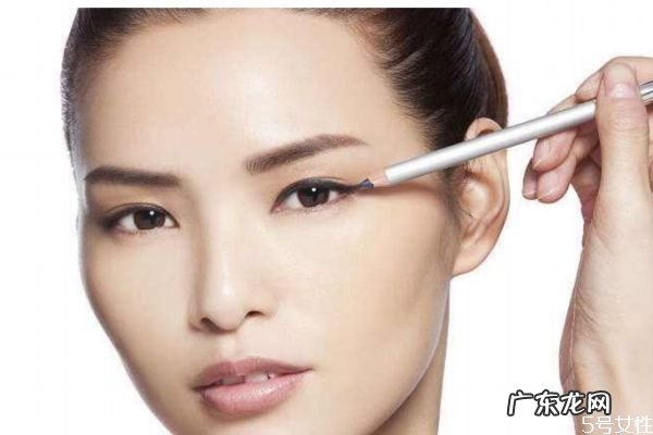 为什么化妆前要敷面膜