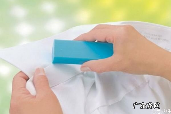 可乐弄到白衣服上怎么办 可乐弄到白衣服上解决的方法