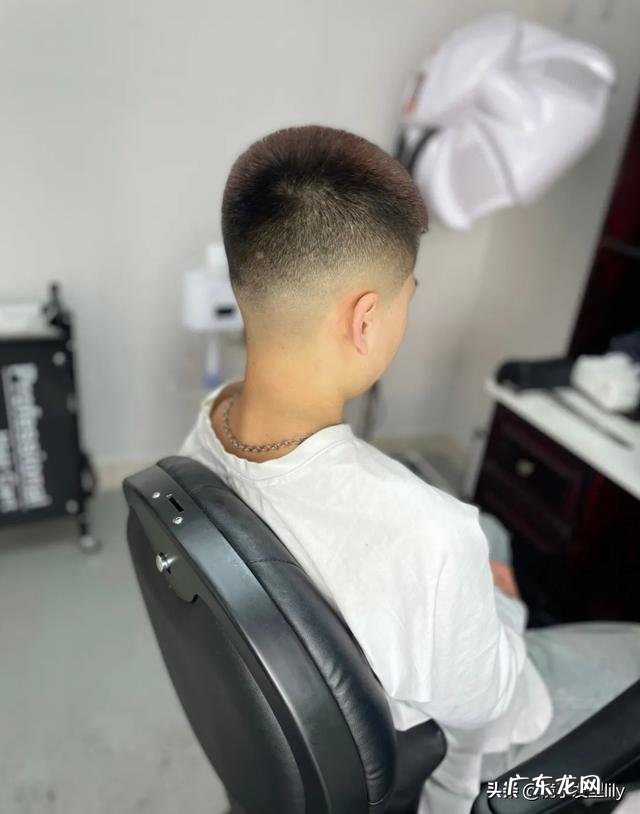 狼尾发型男硬发质 20年潮流男发狼尾