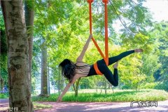 空中瑜伽可以减肥吗 看似静止实则大爆汗