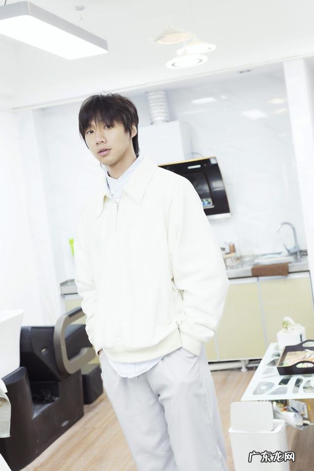 男生扁头适合的发型图 扁头且头发长短不一适合什么发型