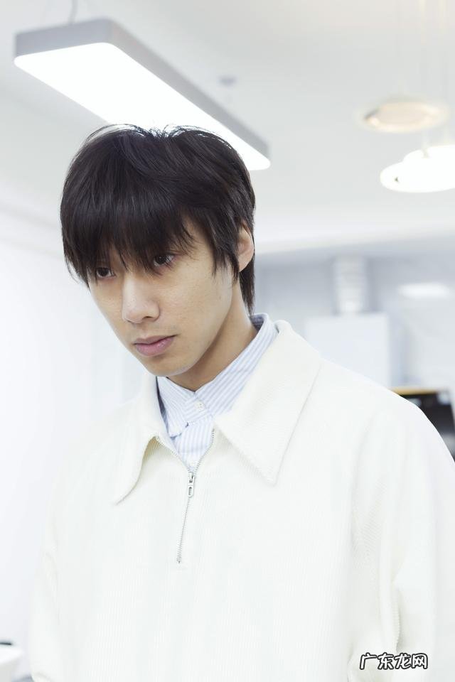 男生扁头适合的发型图 扁头且头发长短不一适合什么发型