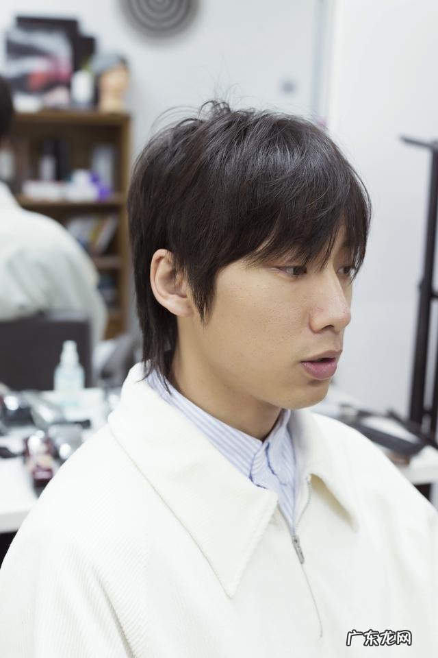 男生扁头适合的发型图 扁头且头发长短不一适合什么发型