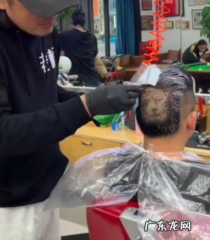 一男子剪金钱豹发型 浙江一男子剪金钱豹发型