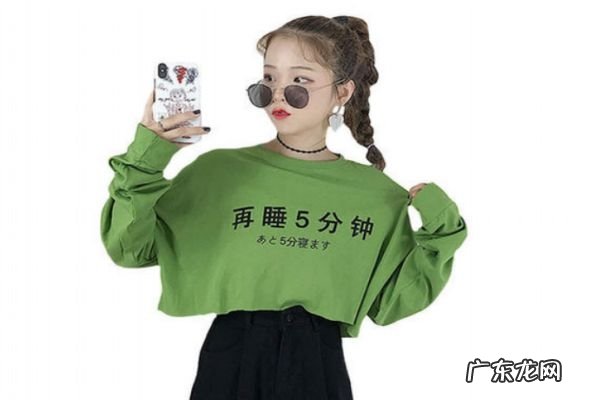 牛油果绿衣服搭配的方法 牛油果绿衣服怎么搭配好看
