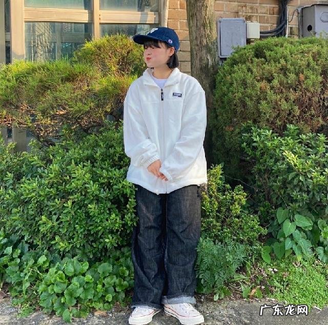 让男生心动的三个动作 让男生心动的几个动作学生党