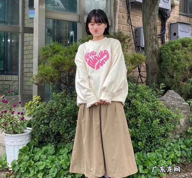 让男生心动的三个动作 让男生心动的几个动作学生党