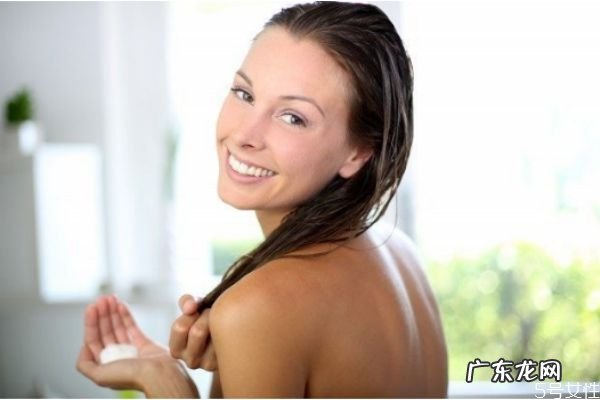 定型水适合卷发吗 卷发用定型水有什么好处