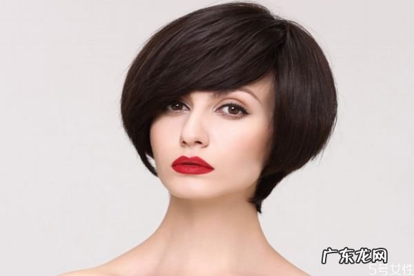 假发里面的扣子怎么扣 假发怎么戴才自然