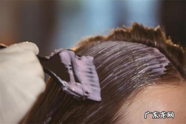 一次性染发剂怎么使用 一次性染发剂要洗头吗